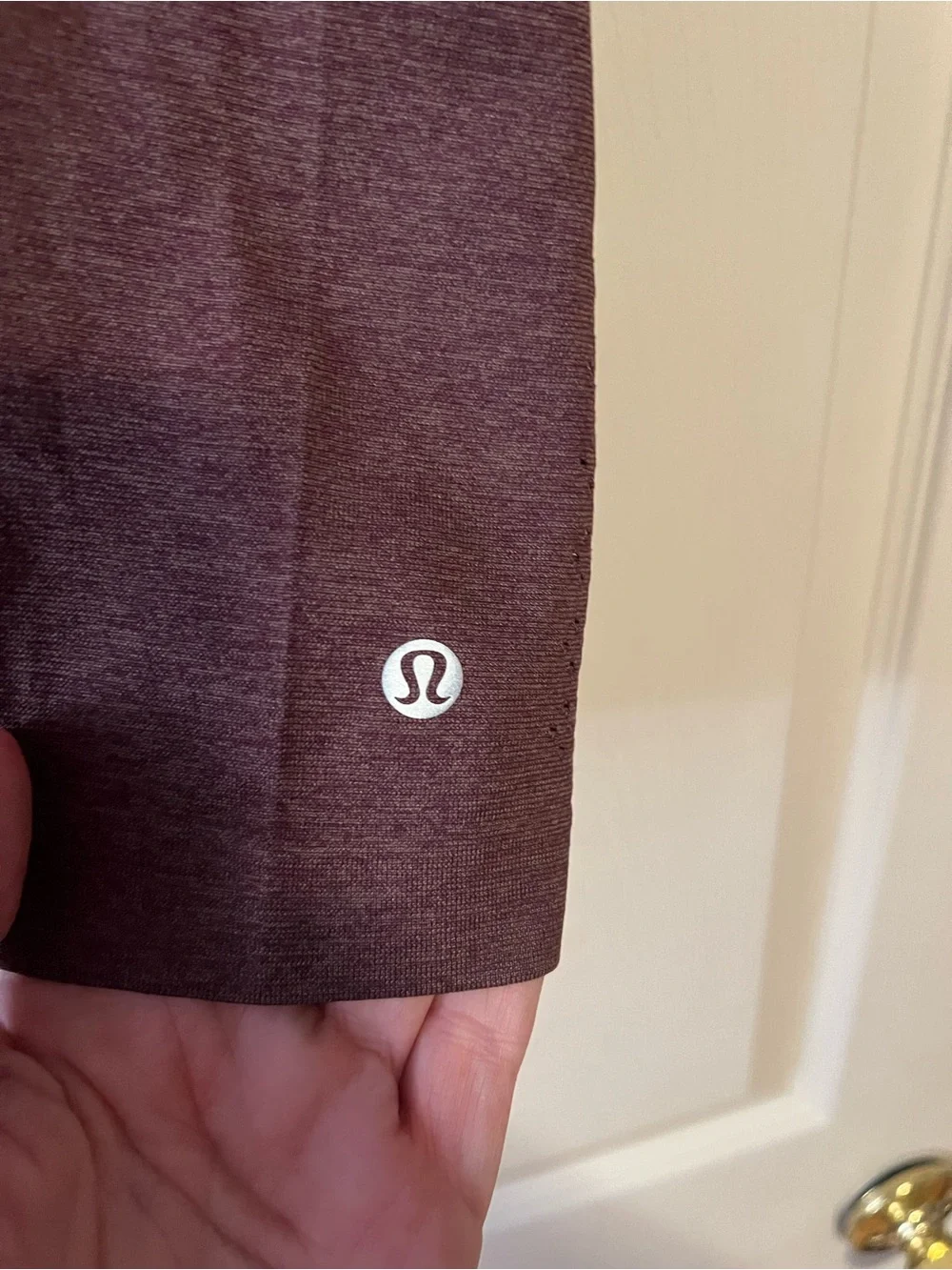 #271 Lululemon Breeze By Short Sleeve Top Perforated Purple Burgundy Size 10 EUC - Picture 2 of 4